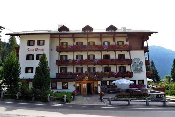 BERTELLI ESTATE 2