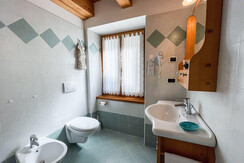 bagno nel soggiorno appartamento el pilot