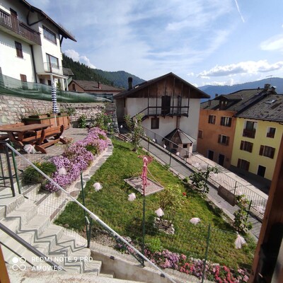 VISTA DEL GIARDINO DALL'APPARTAMENTO