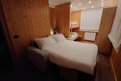 Bedroom/living room3