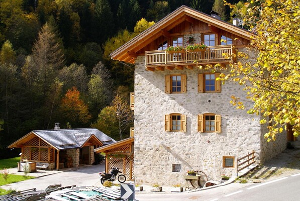 Le Marinolde la Casa al lato verso la strada | © Silvano Andreis