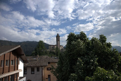 foto dal balcone camera gialla