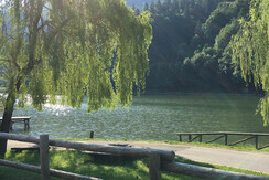 a due passi dal lago