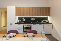 HansVila-AppTione-Low-2