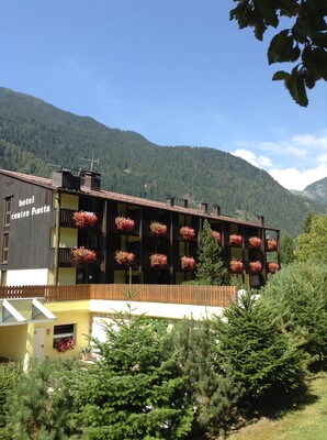 gerani sui balconi delle camere