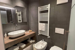 photo_5967458648491932562_y