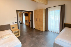 suite 8