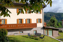 Esterno1