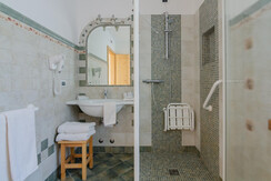bagno-stanza-roen-agritur-coryletum