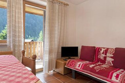 693e2f6f-bc31-4999-bca6-ecb5d161c92d