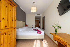 126-Eden-Marone-camera