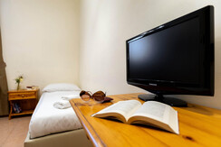 105-Eden-Marone-camera