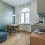  Photo of Page / Suite with kitchen and private bathroom