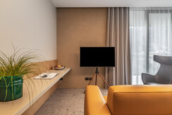 _25A9674-HDR_mid_low