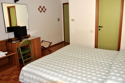 F336A32F-AA0F-4F39-A3B4-FD5D59A918D4_1_201_a