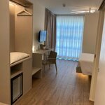  Foto von FOUR-BEDROOM - room only non-refundable