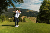 Golf in den Bergen der Alpe Cimbra