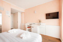 Hotel_Gabry_Riva_del_Garda_Standard_Room_07