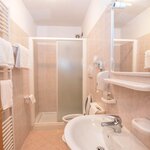 Zdjęcie Pokój dwuosobowy, prysznic, WC, standard