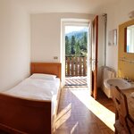  Фото Одноместный номер, общий туалет