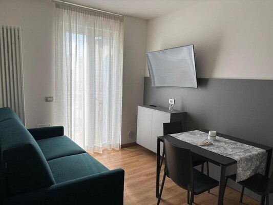 Giuly_House_Elena_1