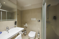 Grand Hotel Riva - Camera doppia Superior Garda 02