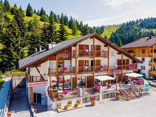 esterno-done-2 12x17