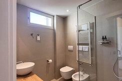 classic-room-balcony-hotel-america-bathroom