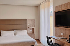 classic-room-balcony-hotel-america1