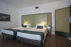 STANDARD TWIN BEDROOM