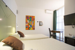 STANDARD TWIN BEDROOM