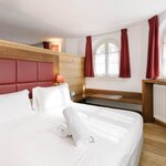  Foto von Mehrbettzimmer, Dusche, WC, Deluxe