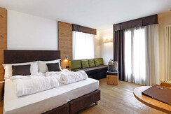 family-suite-001-e5d4db68cebbe09ab504c0dad809853d