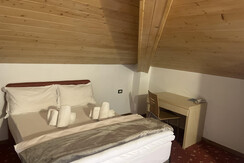 cam romantic 202 thumbnail_IMG_9142