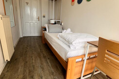 camera singola vista lago