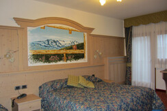 CAMERE (12)