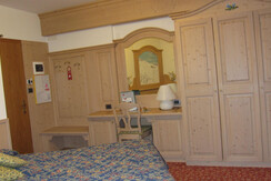 CAMERE (8)