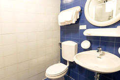 Classic_matrimoniale_bagno_hotel_posta_comano