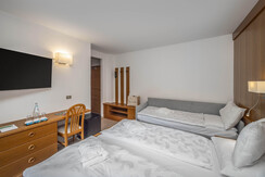 DP300924009