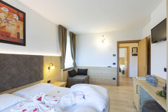 camera 203-junior suit-5