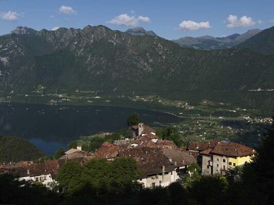 Valle del Chiese 2871 Bondone TN il paese 0000