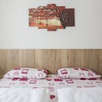  Фото 4-местный номер, Душ, с видом на озеро