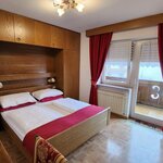  Photo of 4-bed room with balcony