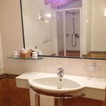  Foto von Familienzimmer