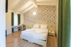 92a66b23431de2860557