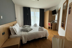 422e8153-ec34-45ee-a81b-59dd4207d518