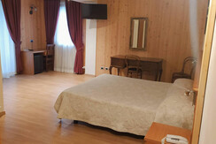 1. Suite