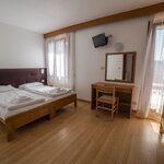Zdjęcie Standard quadruple room