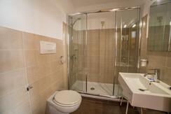Bagno con doccia