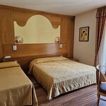  Foto von Dreibettzimmer (3 Erwachsene)